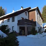 Compact Mountain Base By Interhome 아파트 하라포프
